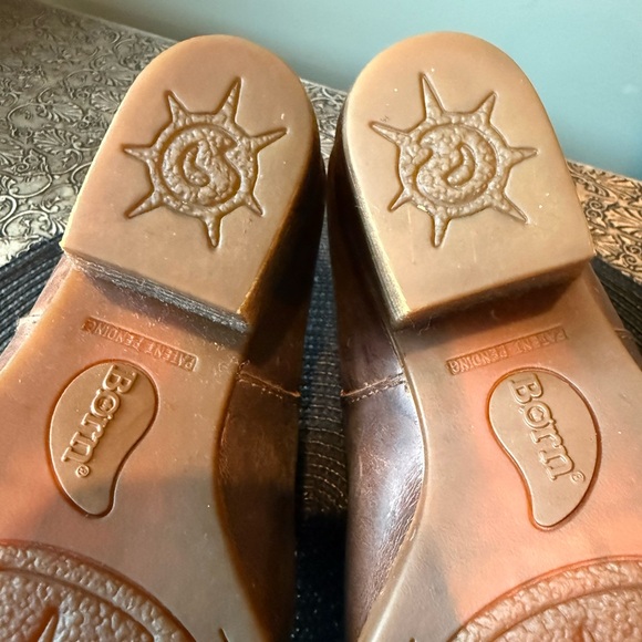 LIKE NEW — Born Chestnut Leather Ankle Booties - Picture 12 of 16